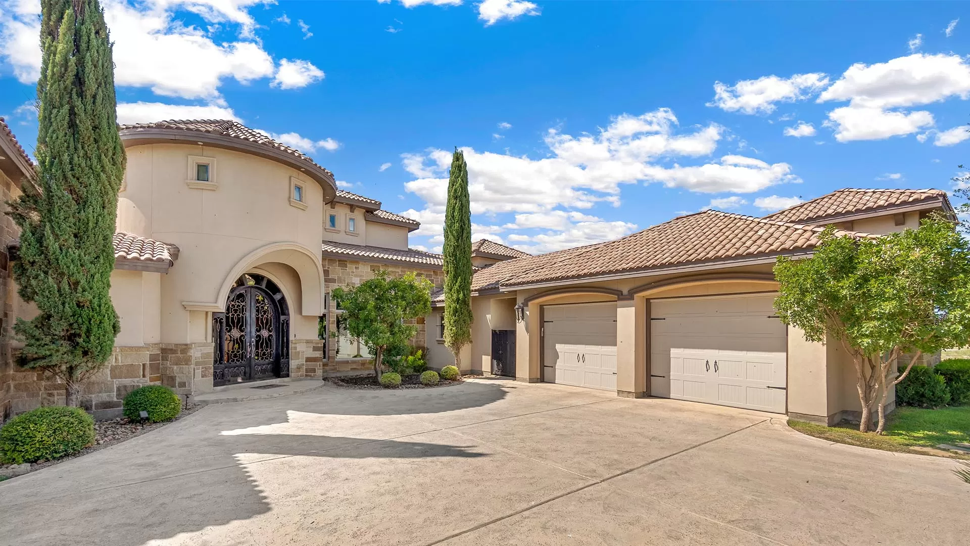 Spanish colonial style house in Albuquerque New Mexico